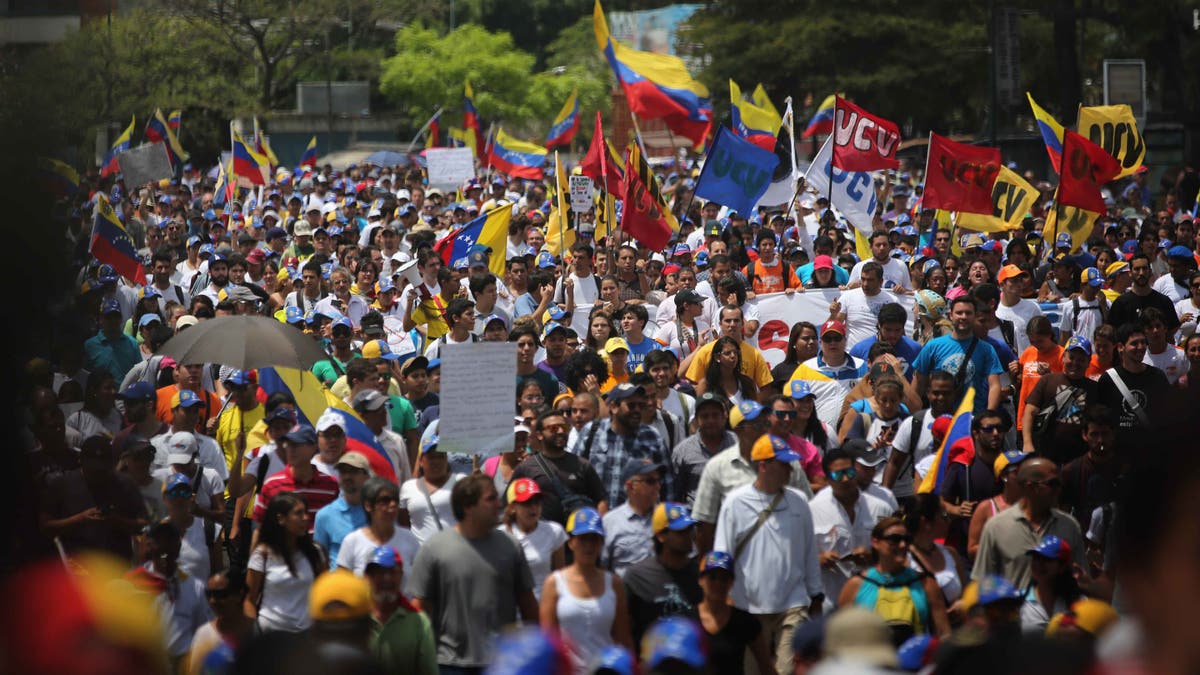 Kabel Venezuela untuk reli ‘Take of Caracas’ yang besar, 6 wartawan asing diusir