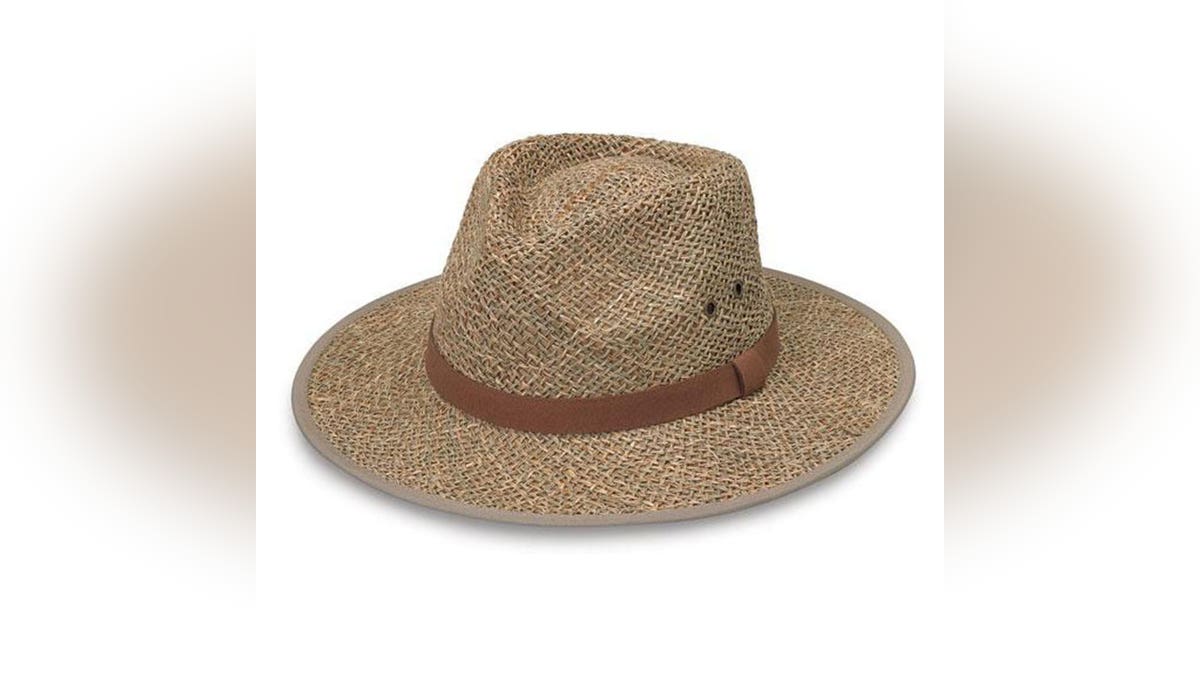 wallaroo hat