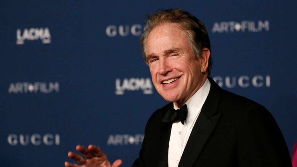 Actor Warren Beatty arrives at the Los Angeles County Museum of Art (LACMA) 2013 Art+Film Gala in Los Angeles, California November 2, 2013.   REUTERS/Mario Anzuoni  (UNITED STATES - Tags: ENTERTAINMENT) - RTX14Y7C