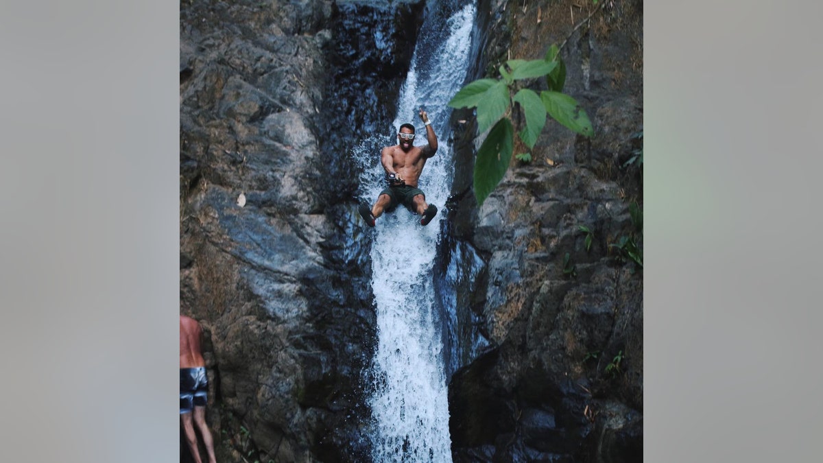 b427df5d-waterfall swns paddle 9