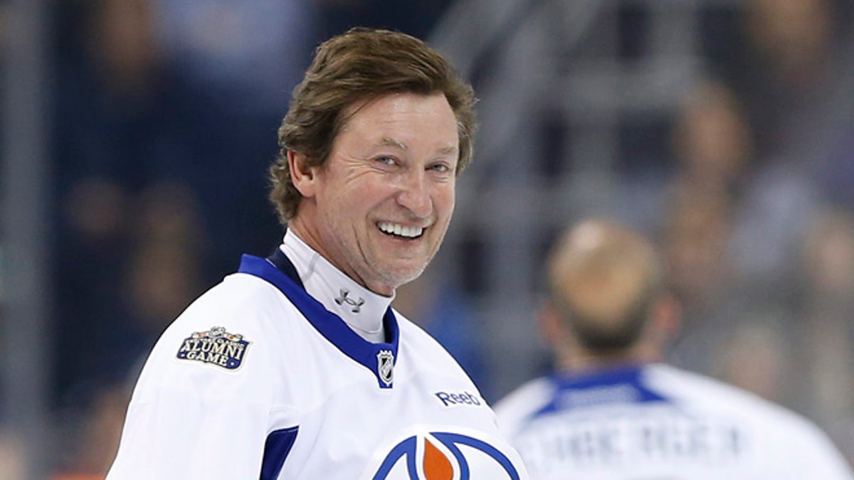 Revisiting Oilers' Unthinkable Decision to Trade Away Hockey Icon Wayne  Gretzky to Kings