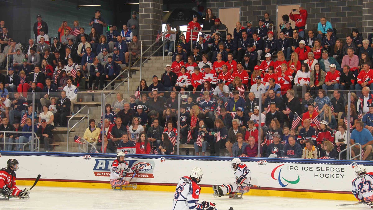 us_canada_sledhockey_1