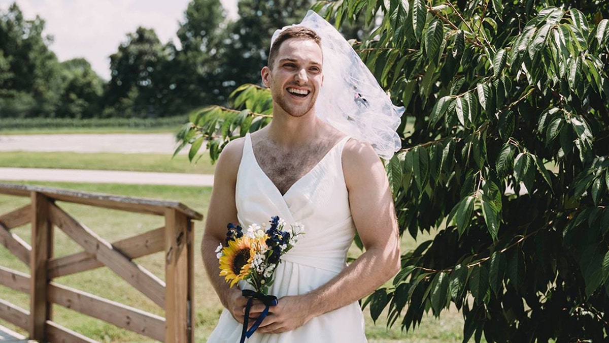 Indiana bride surprises groom with hilarious first look photos