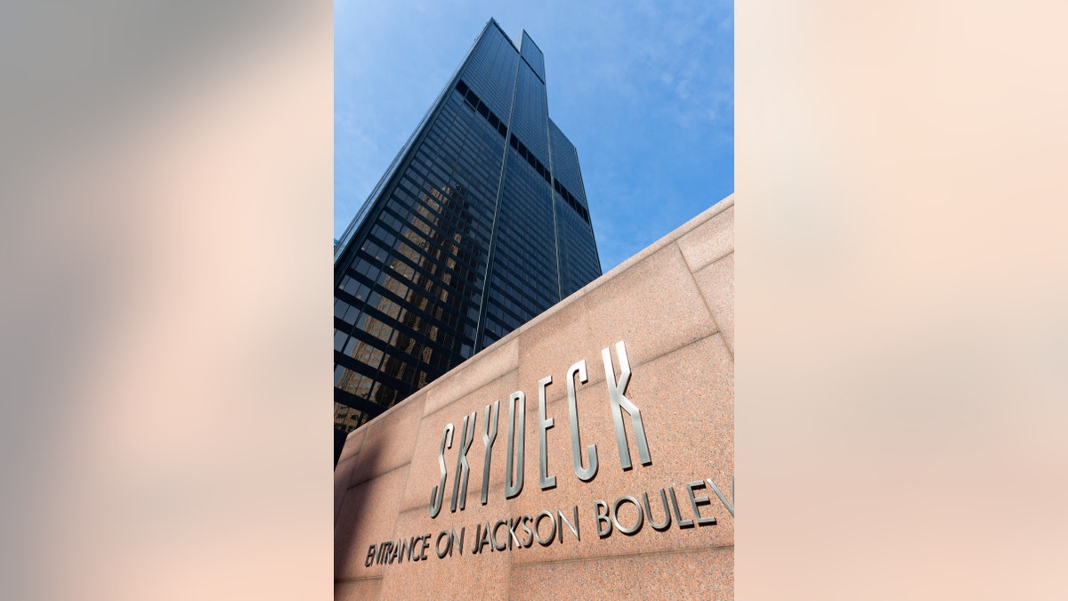 Willis-Sears Tower Skydeck Sign