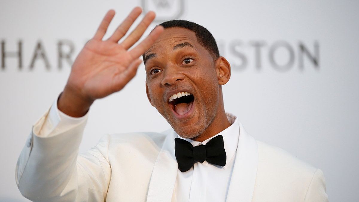 70th Cannes Film Festival â The amfAR's Cinema Against AIDS 2017 event â Photocall Arrivals - Antibes, France. 25/05/2017. Jury member actor Will Smith poses. REUTERS/Stephane Mahe - RC1ACC904CC0