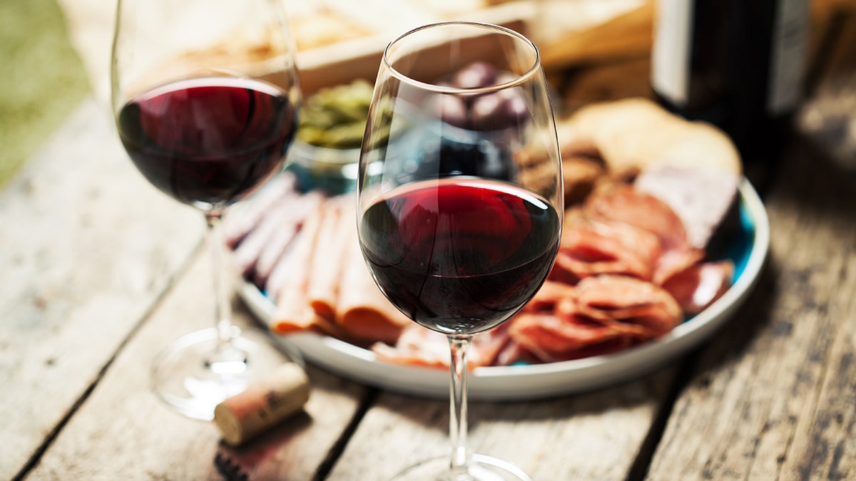 wine food istock