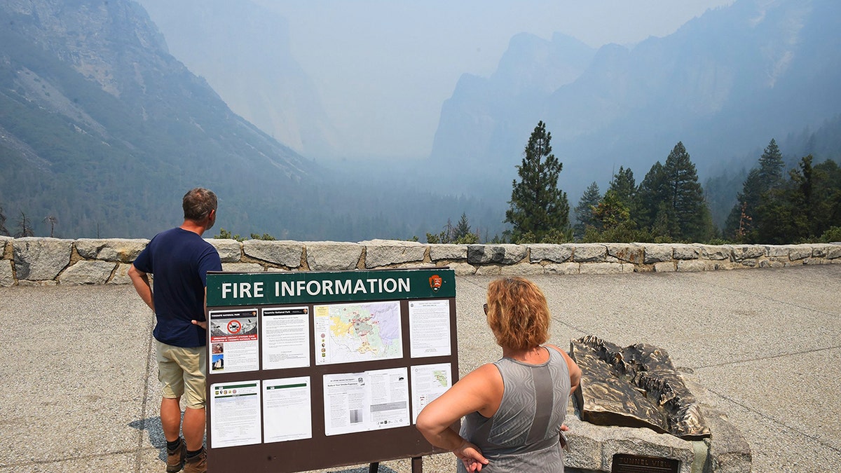 YosemiteFire AP FresnoBee EricPaulZamora