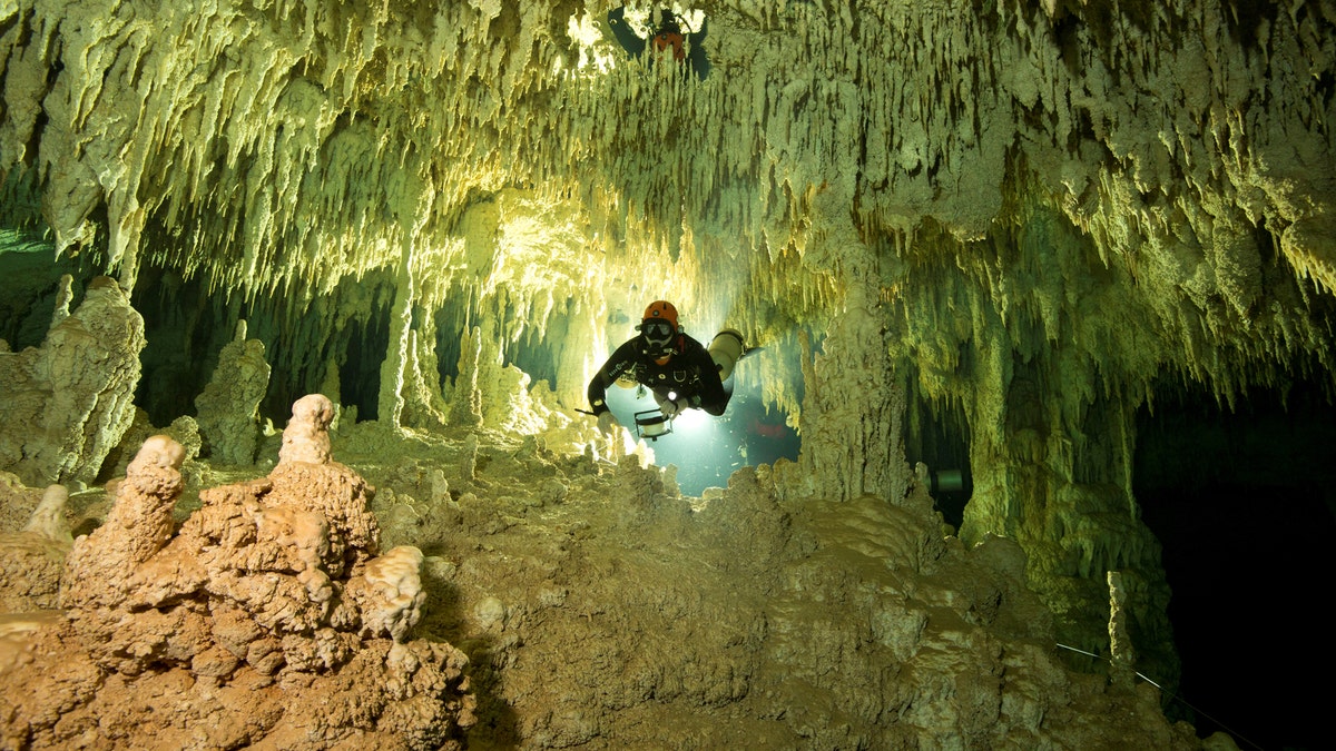 YucatanCave2