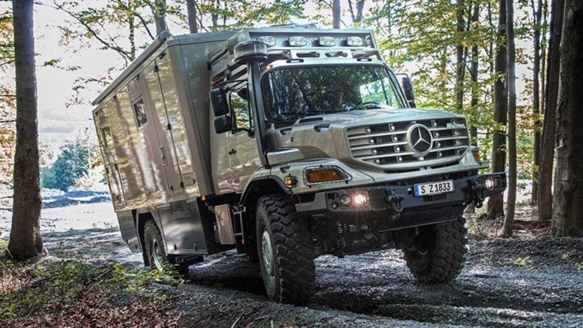 Mercedes Benz Unimog 6x6