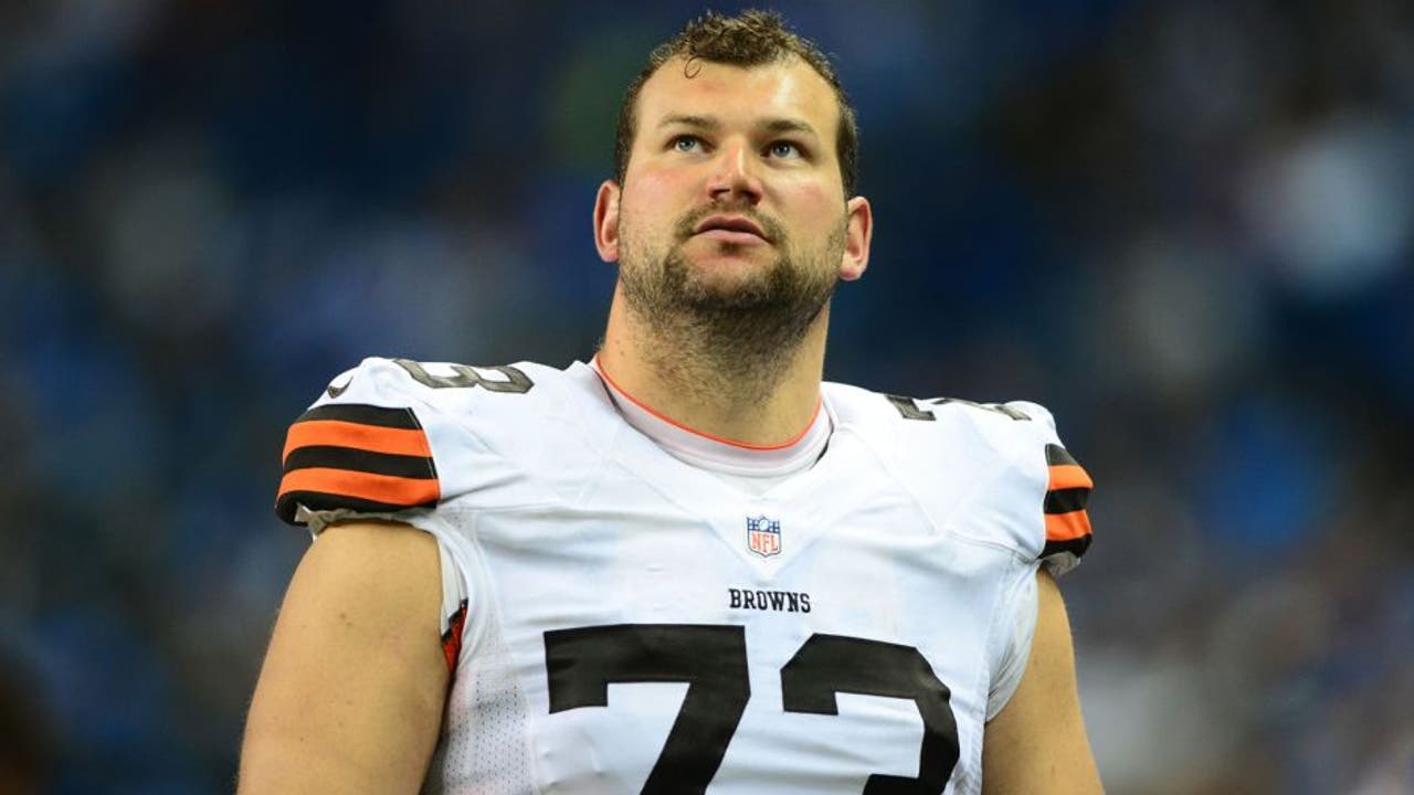 Joe Thomas defends Brady, blasts NFL for 'ridiculous witch hunts' | Fox News