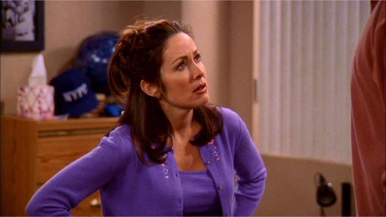 patricia heaton purple dress Patricia Heaton