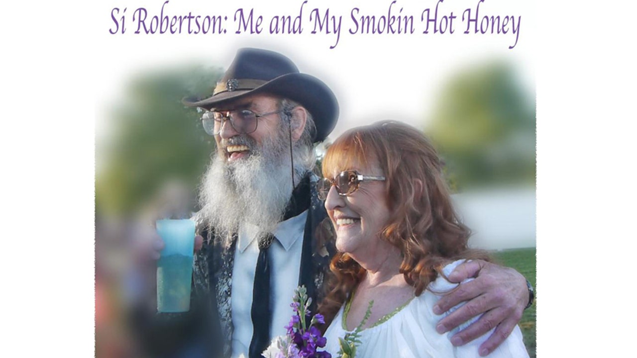 does si robertson chew tobacco Duck Dynasty' stars reveal family divide in Trump support, reflect on end of series Celebrating Phil Robertson's Life and