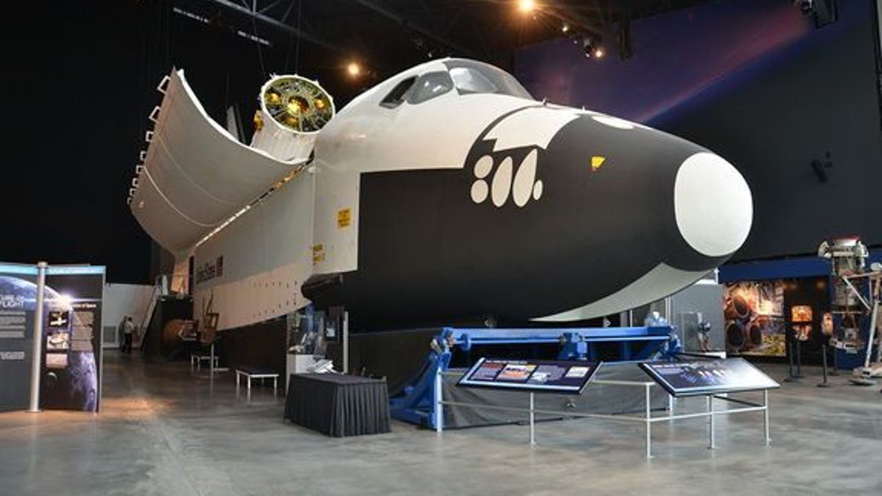 Full-Size Space Shuttle Mockup Opening to Public in Seattle | Fox News