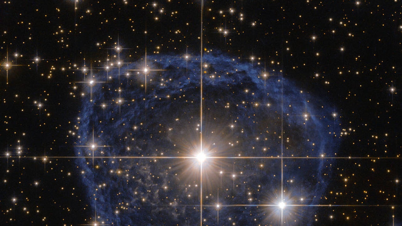 Hubble captures star's stunning blue bubble | Fox News