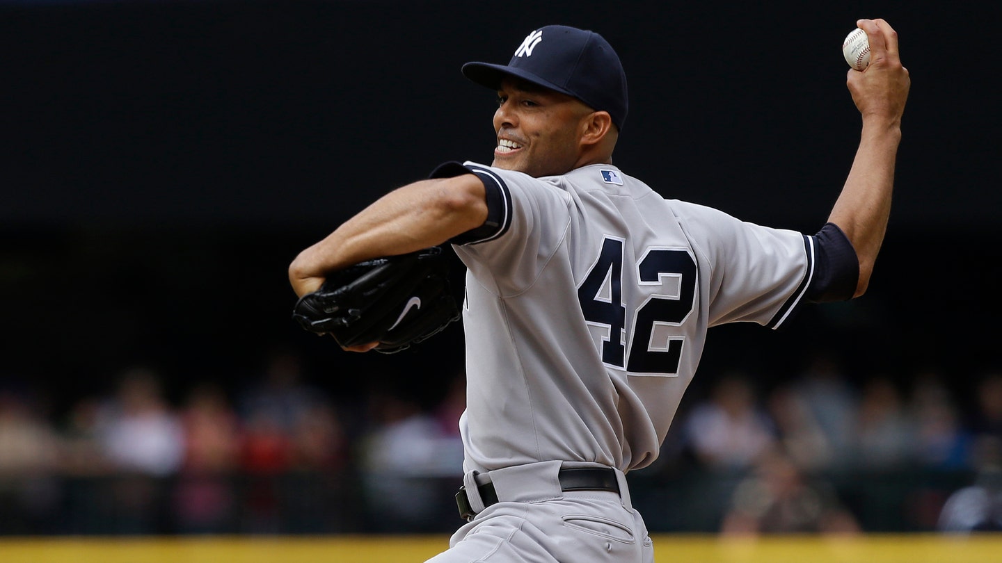 cbf4bd15 Mariano Rivera throwing