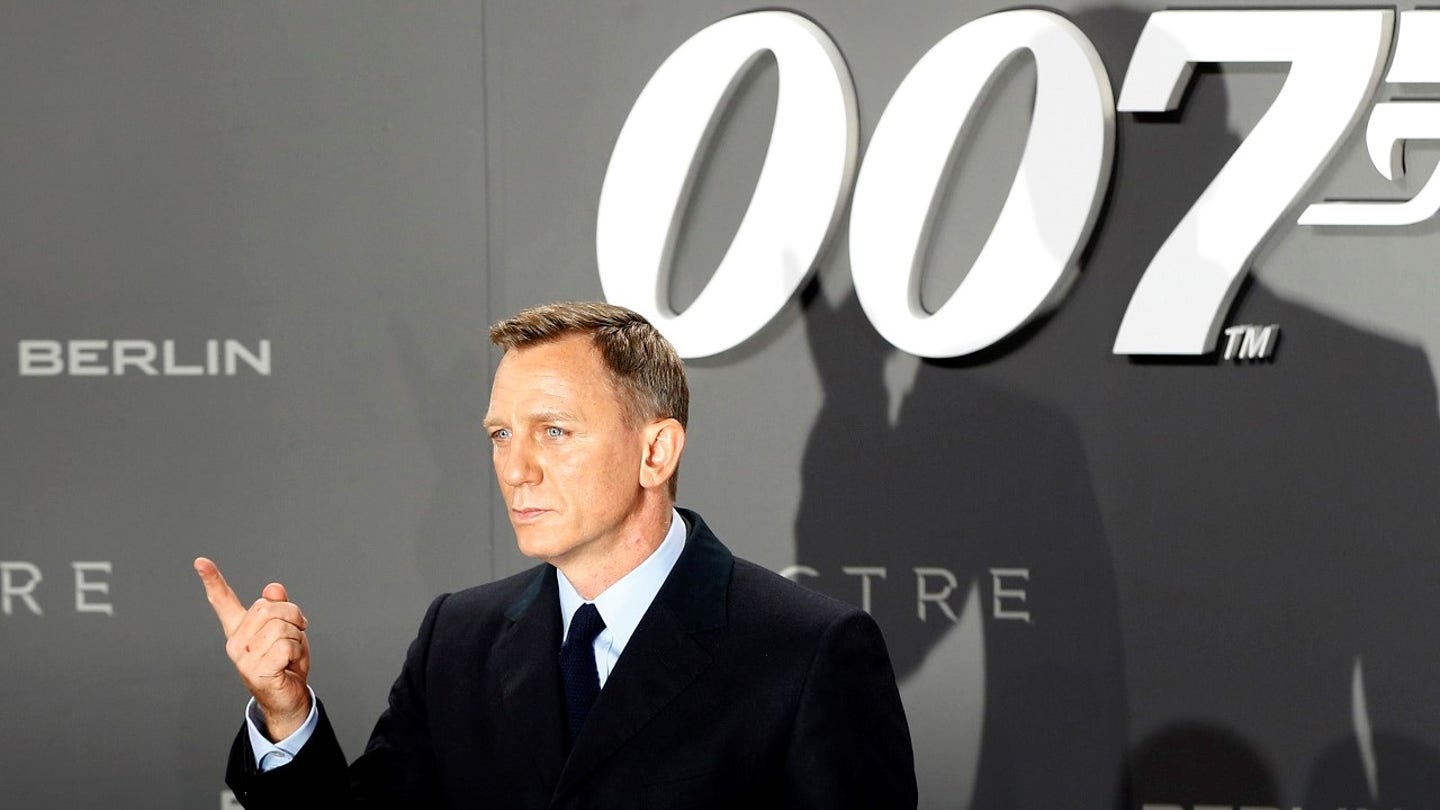 Daniel Craig Rolls His Eyes at Question About Gay James Bond