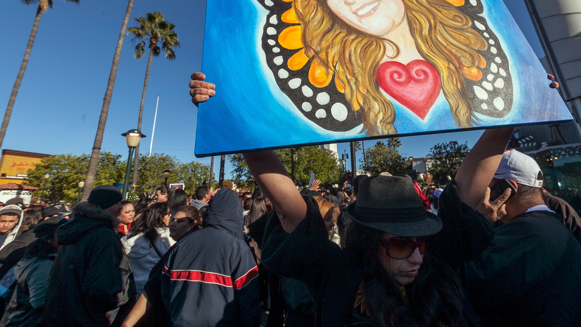 Jenni Rivera Thousands Say Good To The Diva De La Banda Fox News   Rivera Funeral BT 