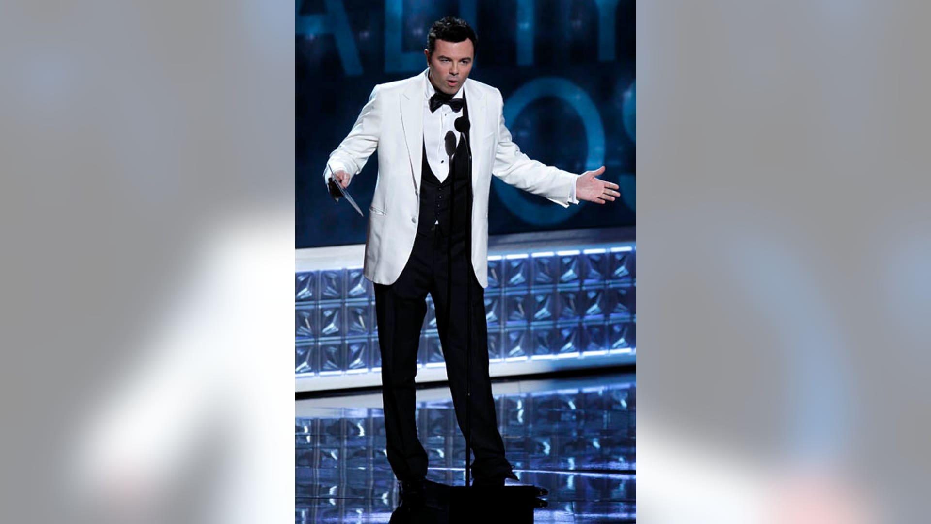 00_Seth_MacFarlan_Ret