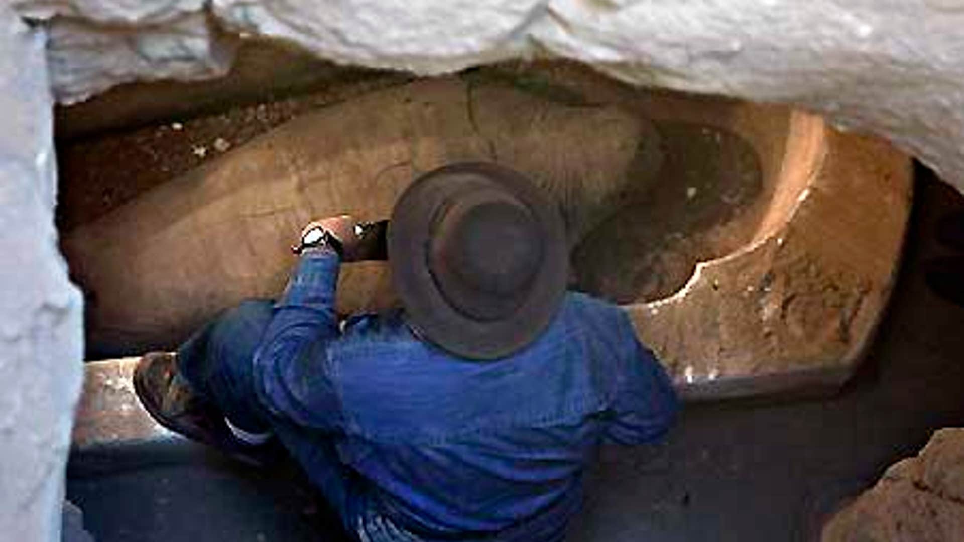 Mummies Discovered in Egyptian Tomb