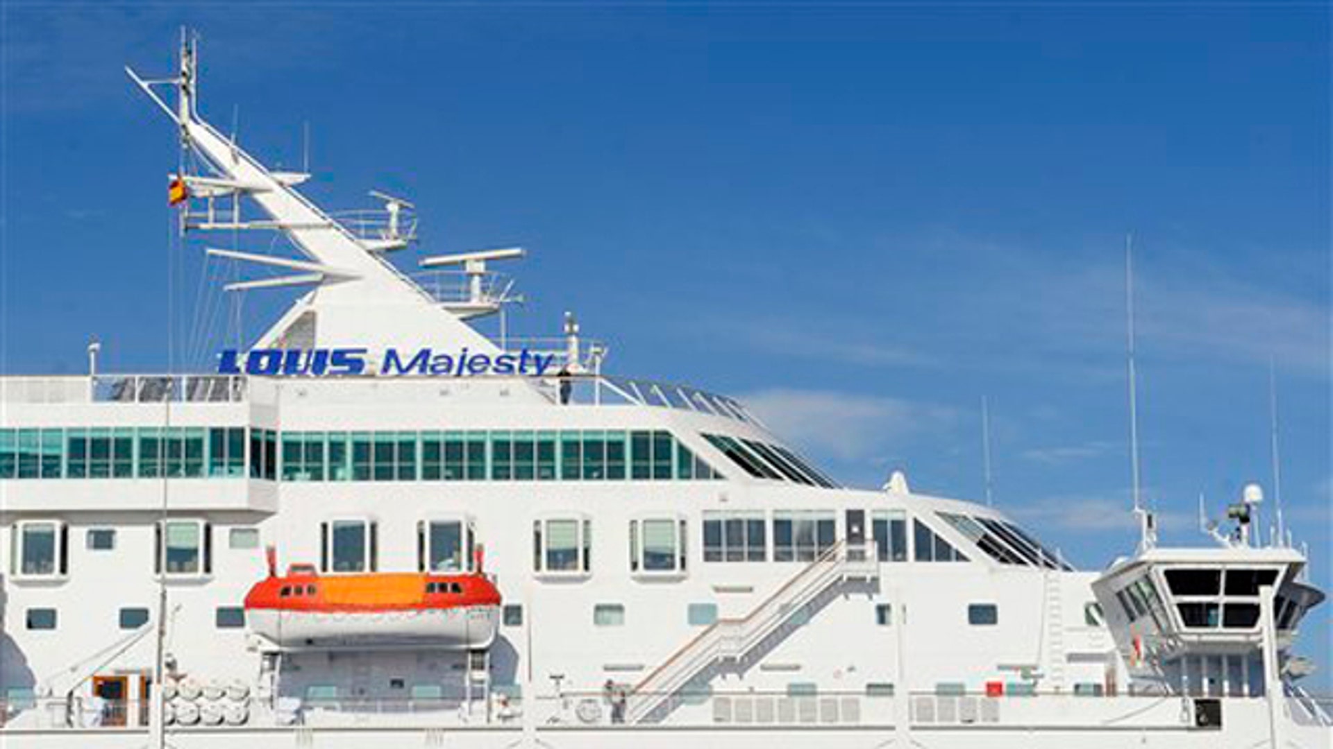 Rogue Wave Kills Two on Cruise