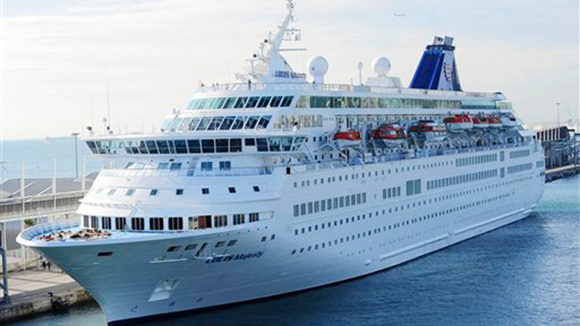 Rogue Wave Kills Two on Cruise