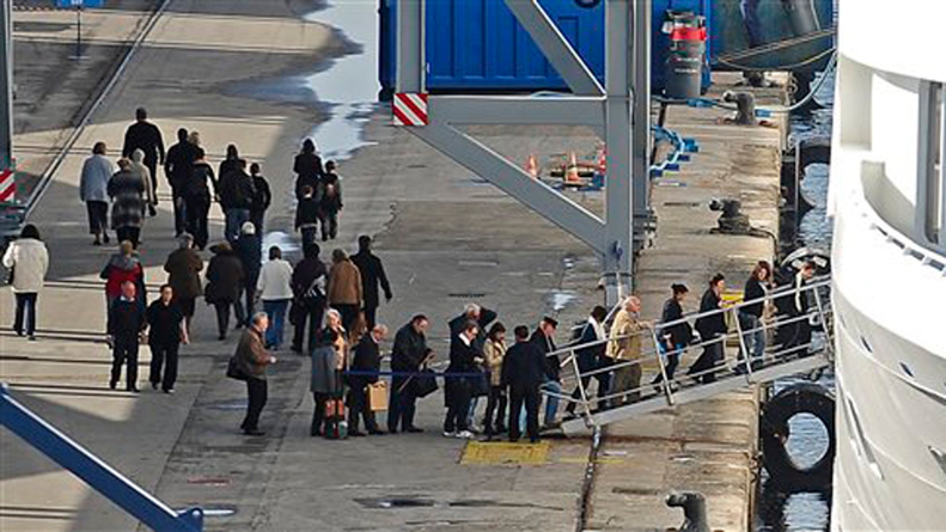Rogue Wave Kills Two on Cruise