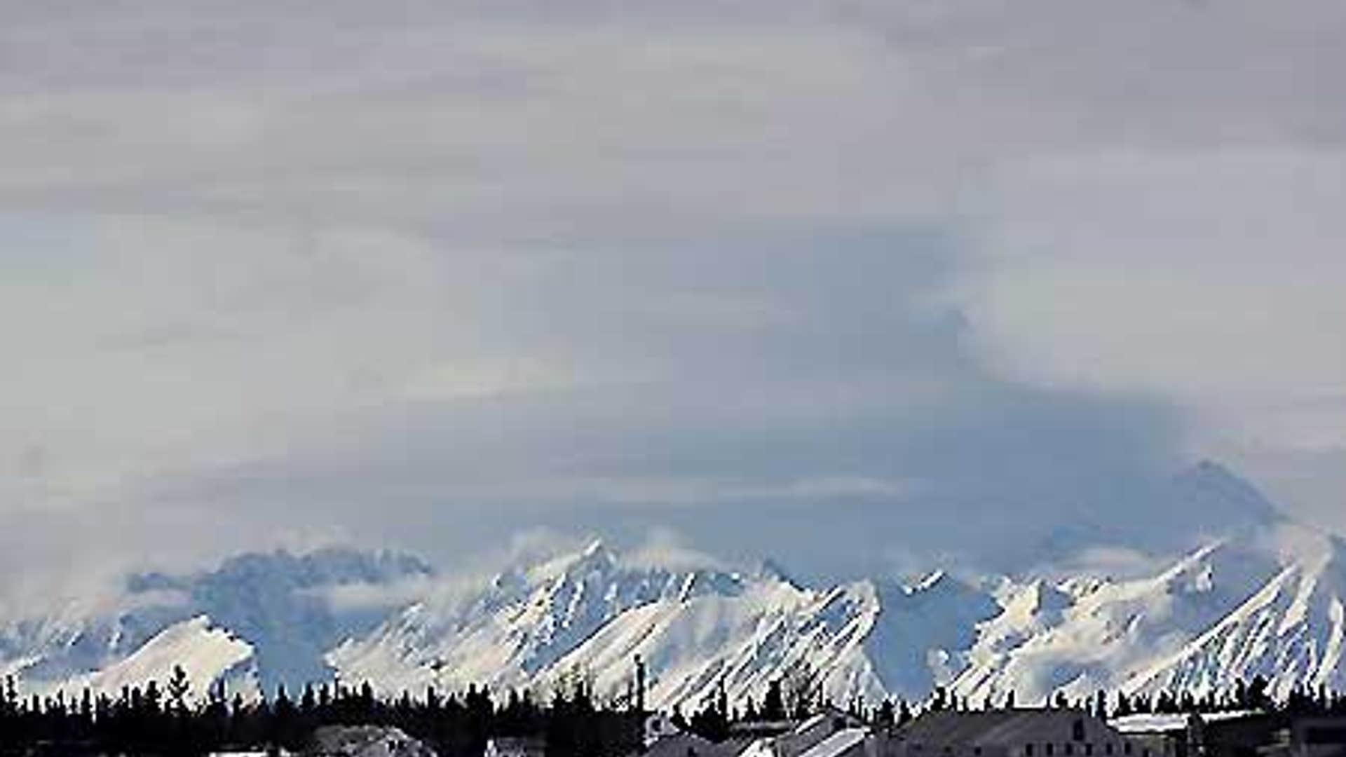 Rumbling Mount Redoubt