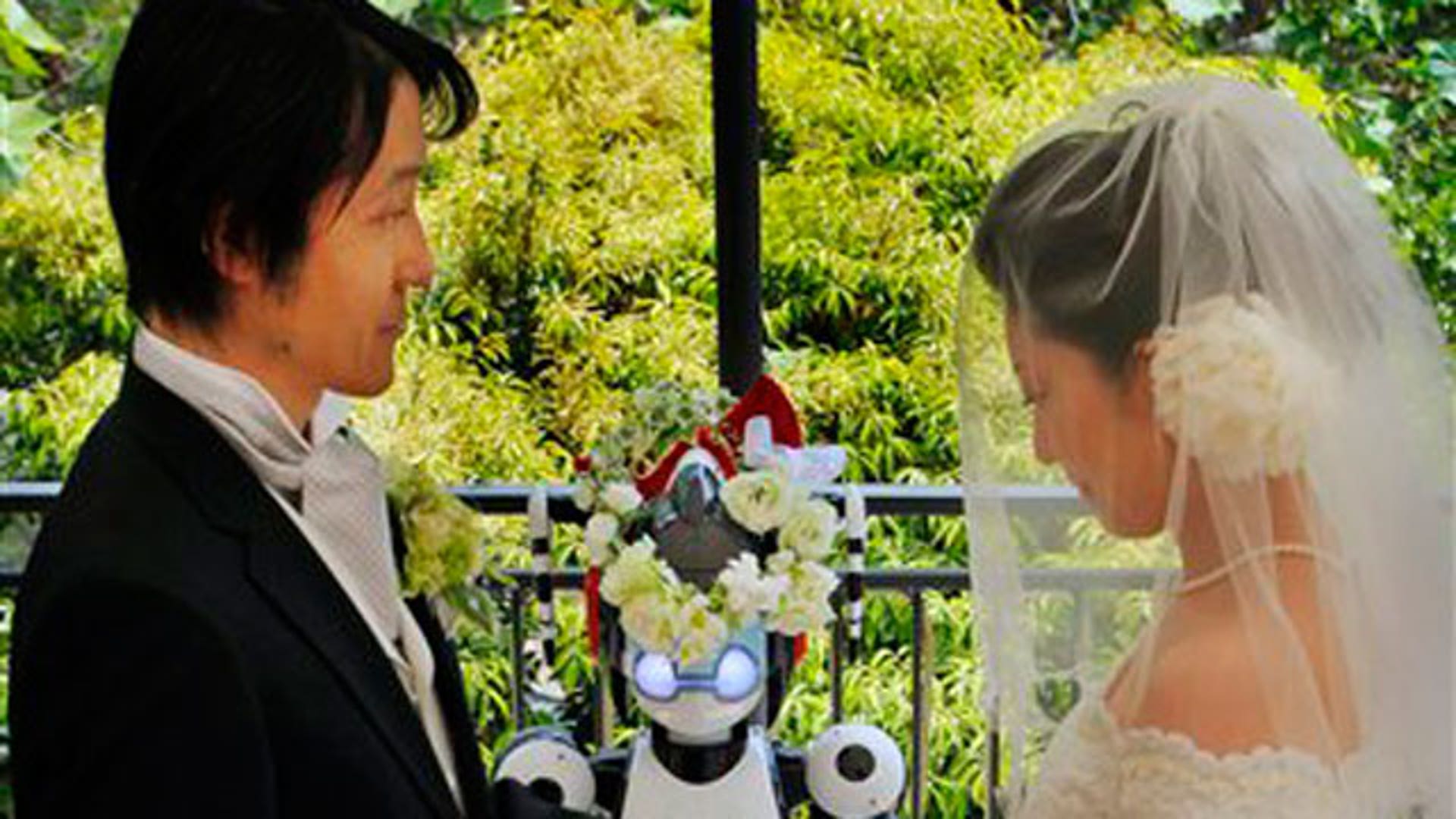 Robot Presides at Wedding