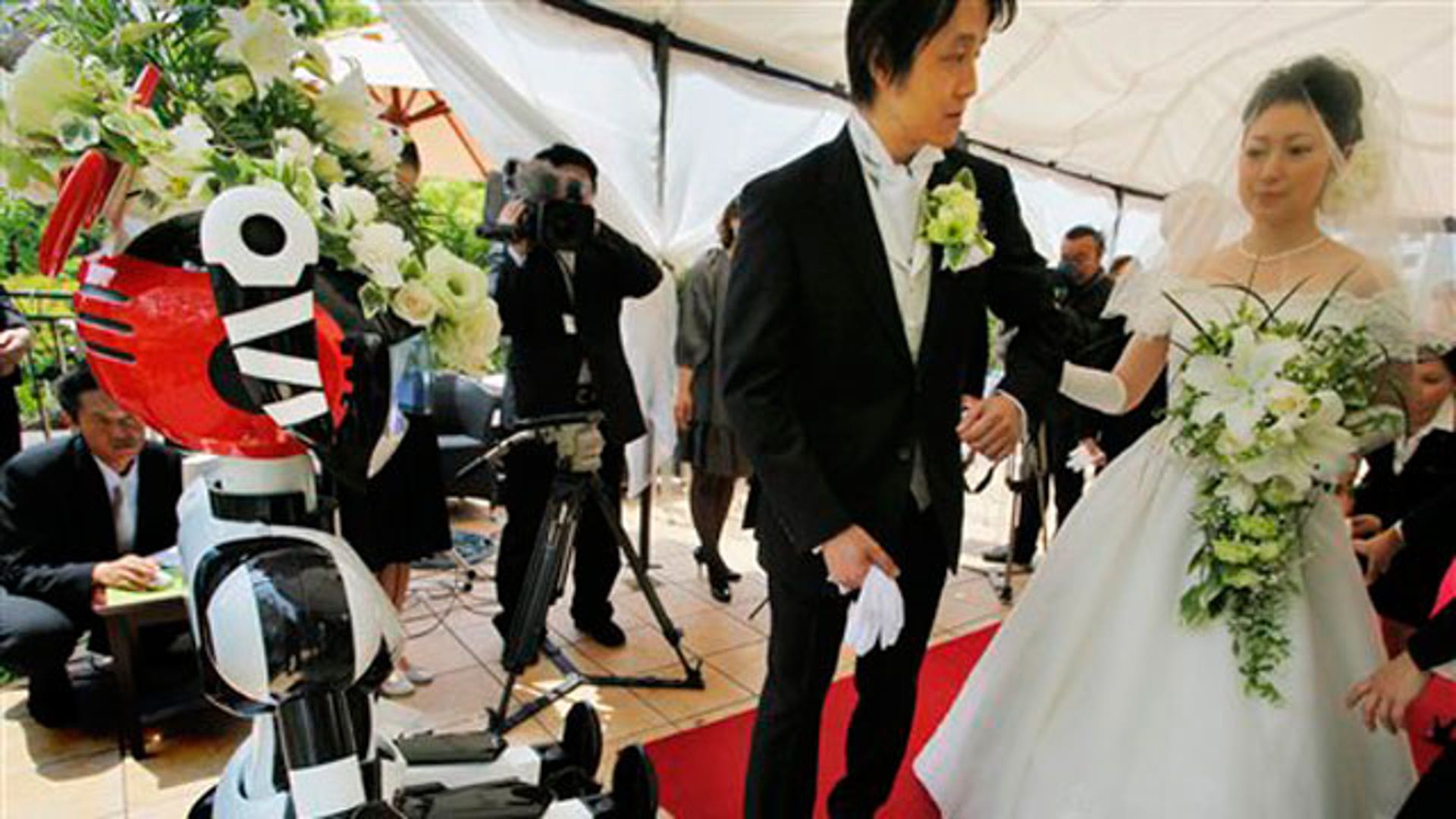 Robot Presides at Wedding
