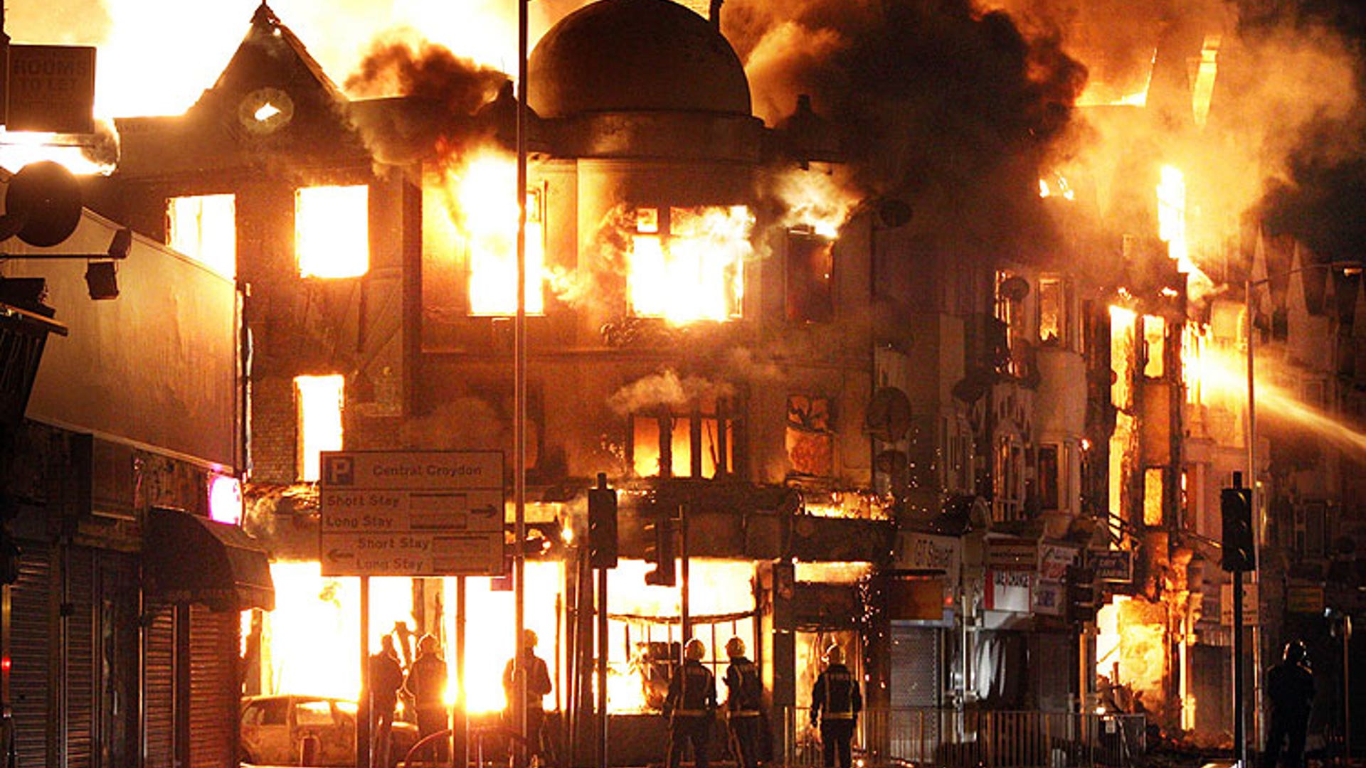 UK_riots_building_Burn_AP