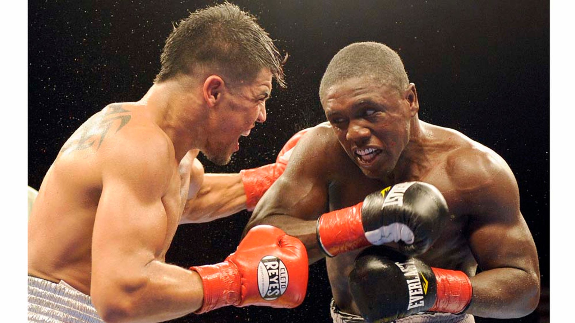 Victor Ortiz Andre Berto 6