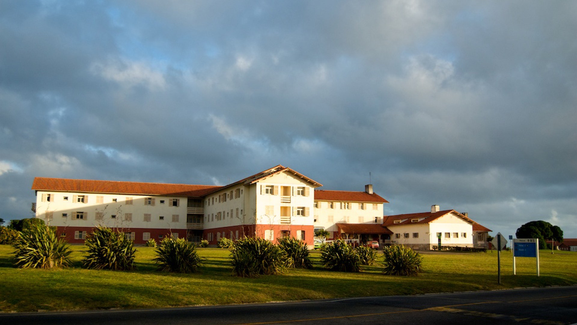 Chapadmalal_vacation_hotel_nearby_Mar_del_Plata_by_Beatrice_Murch