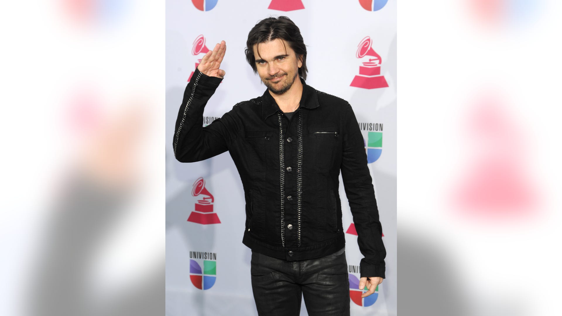 2012_Latin_Grammy_Awa_Garc_1_lat
