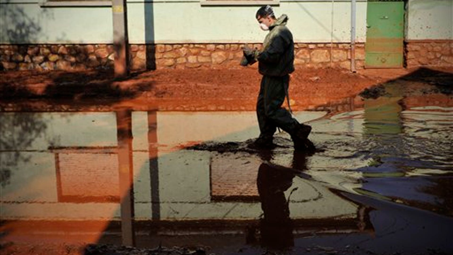 Hungary Toxic Sludge