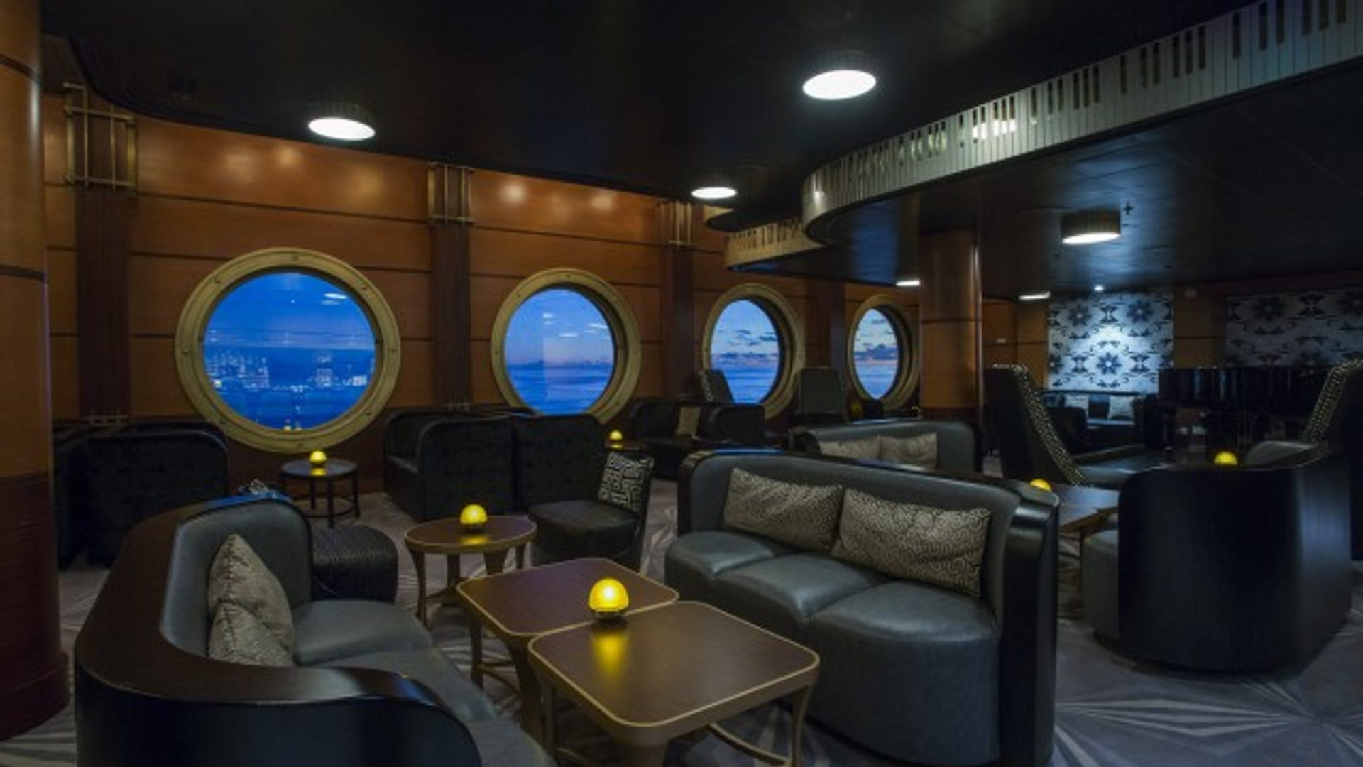 1017ZX_0448JD_640x426