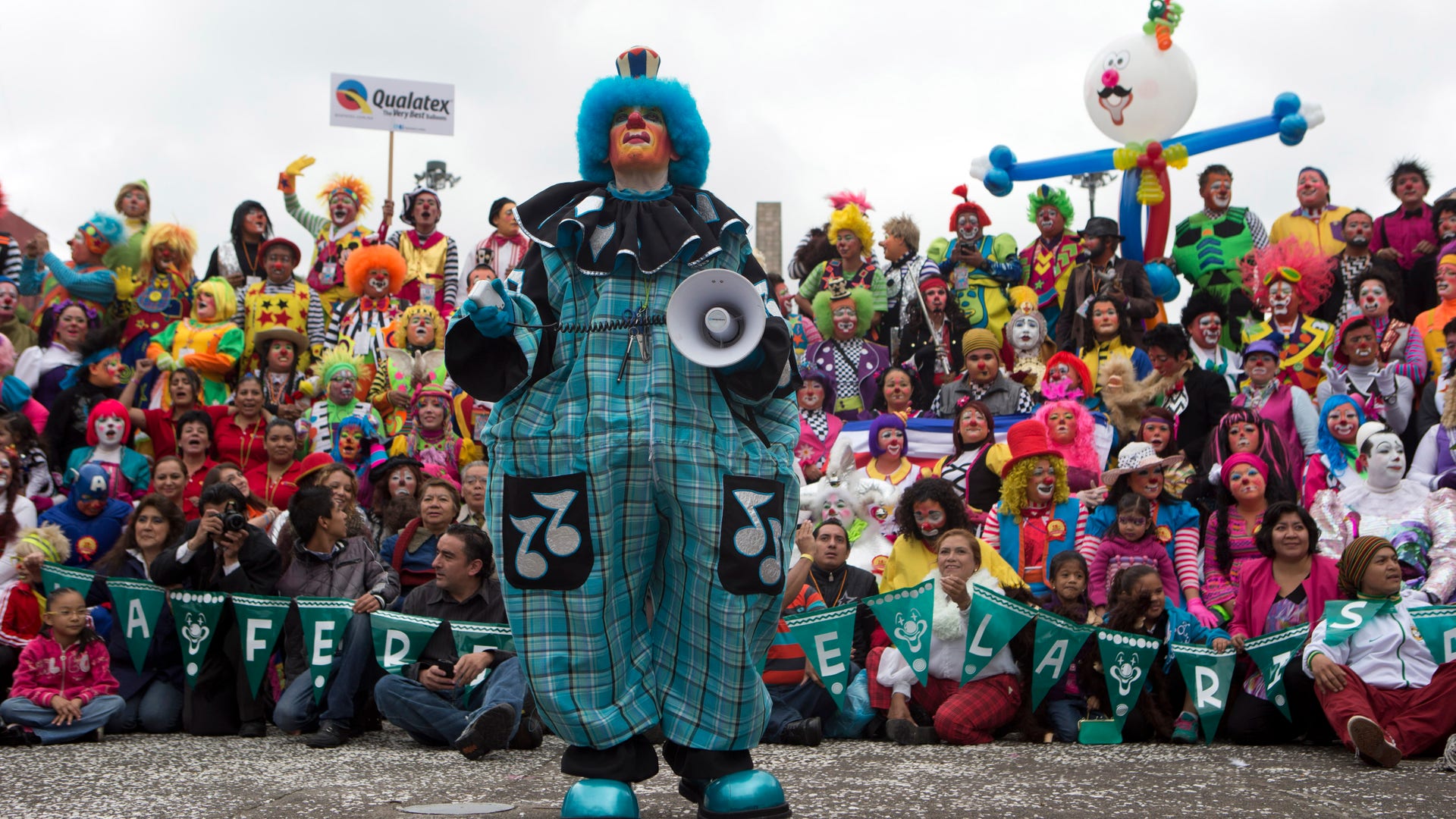 Mexico_Clown_Violence_Vros