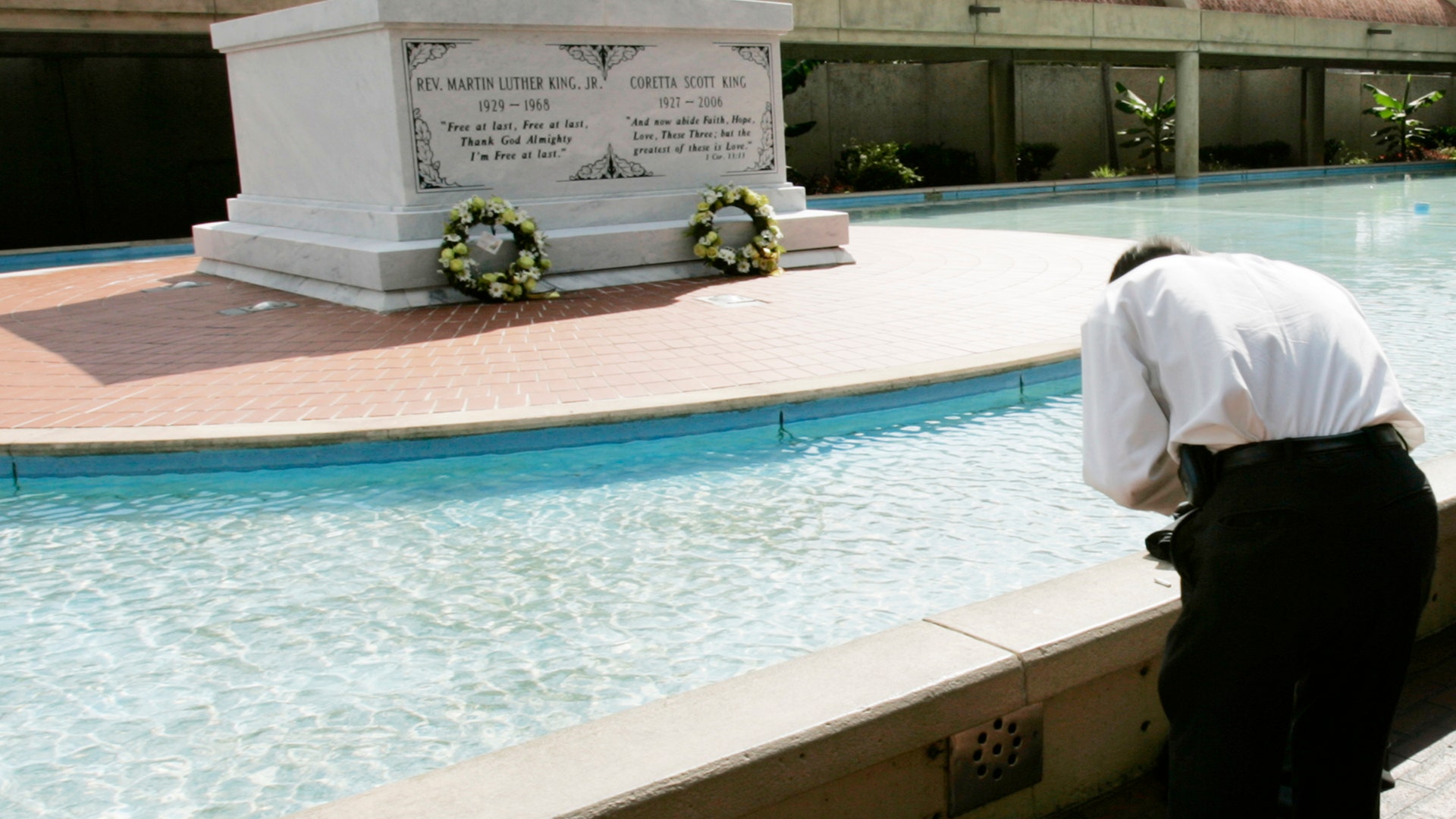 Chol Soo Lee visits the tomb of Dr. Martin Luther King, Jr. at the MLK Center for Nonviolent Social Change in Atlanta, September 22, 2007