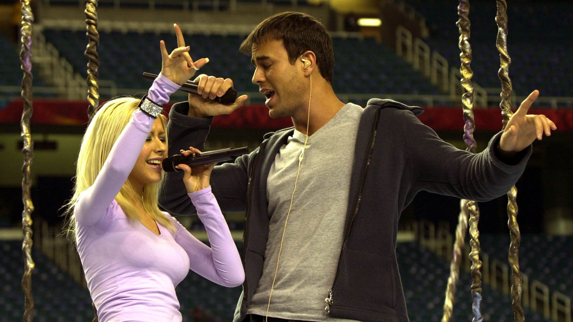 2000: Christina Aguilera and Enrique Iglesias