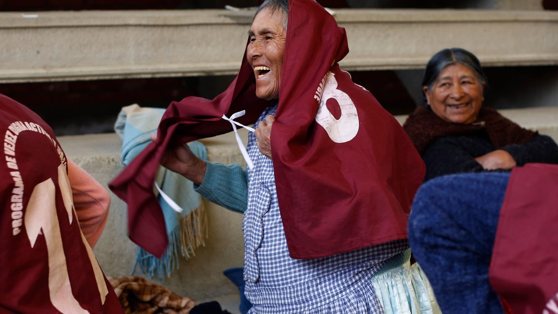 Bolivia_Grandmother_Handball__16_