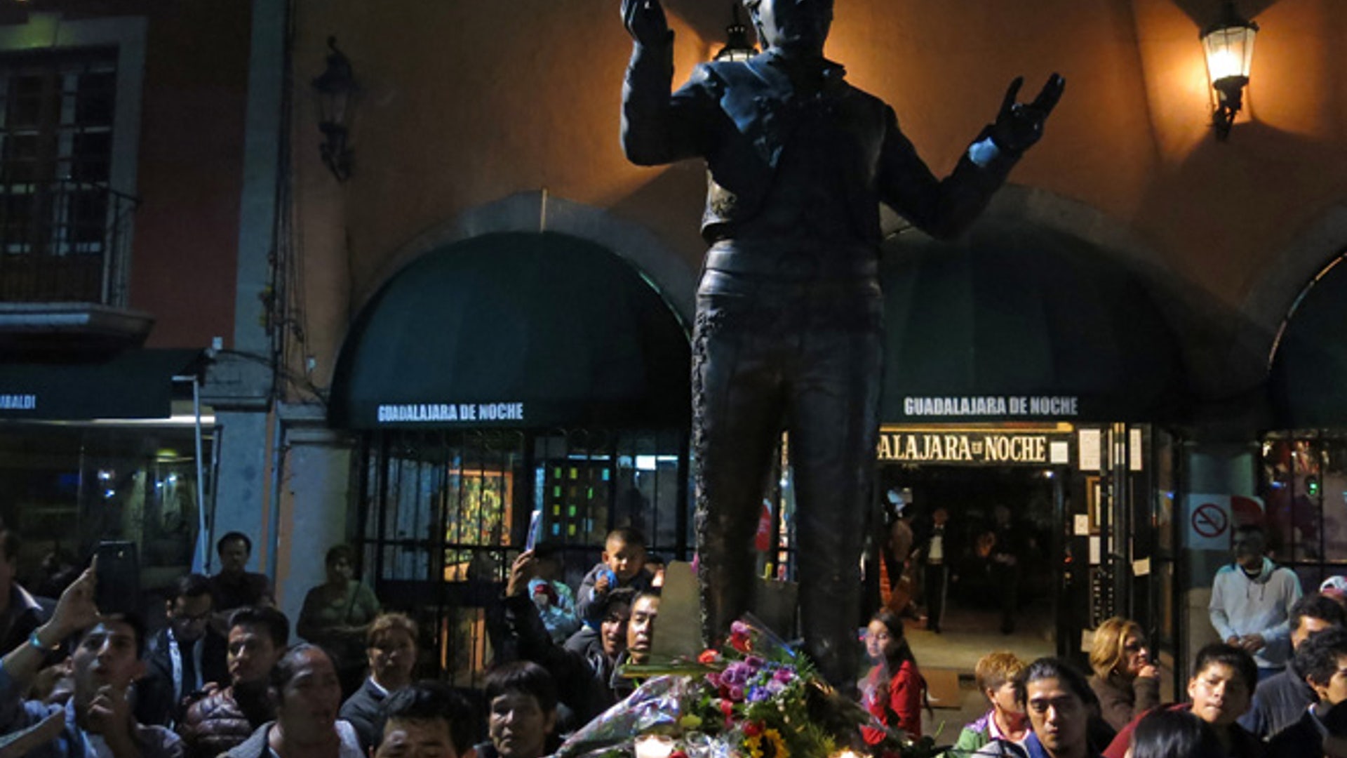 Mexico_Obit_Juan_Gabr_Garc_4_