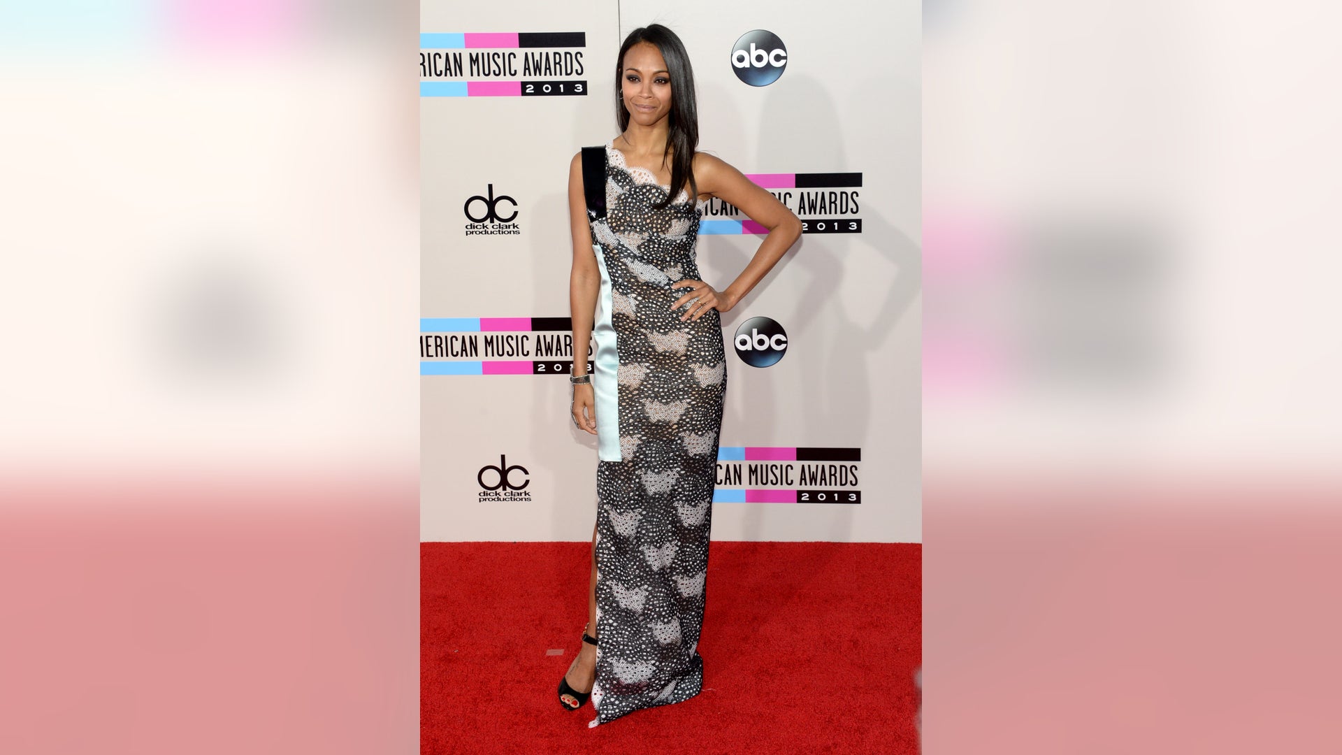 Zoe_Salda_a_AMA_Red_Carpet