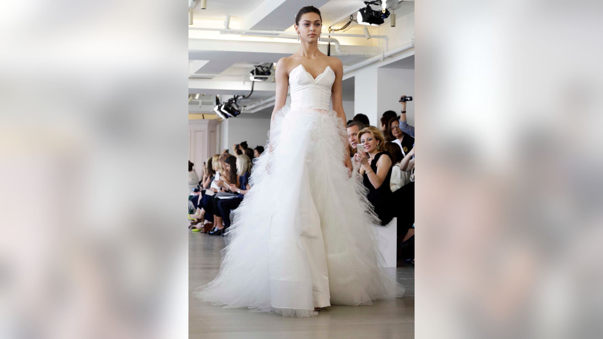 Fashion_Oscar_de_la_R_Garc_9_