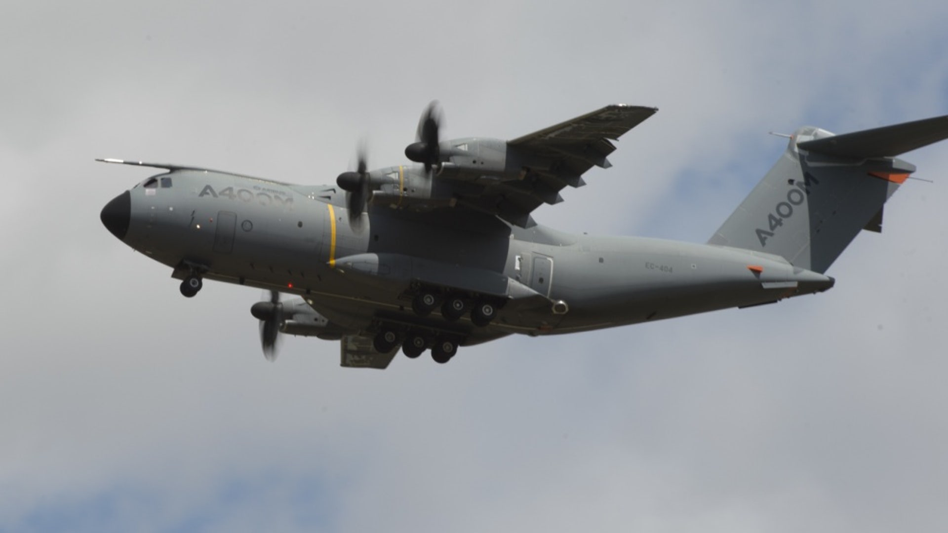 An Airbus A400M flies above RIAT 17