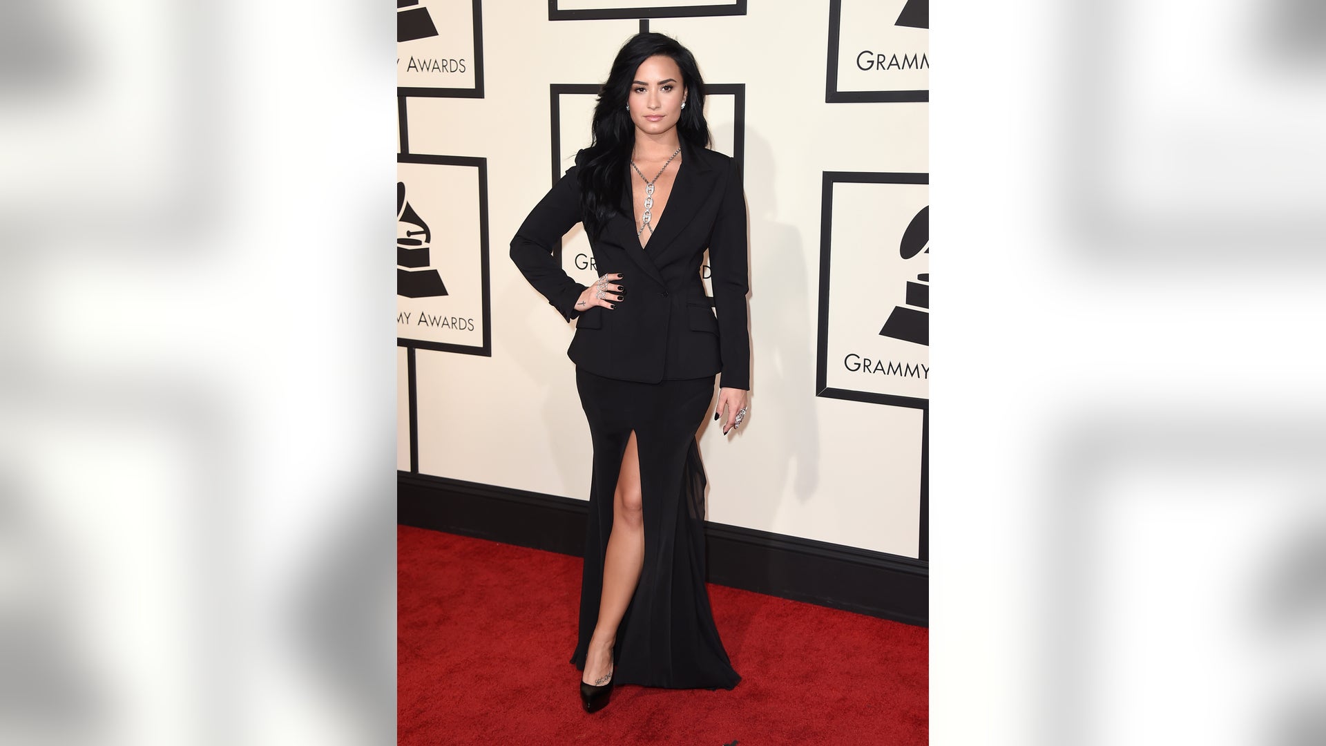 demi_red_carpet_APTOPIX_The_58th_Annu_Garc