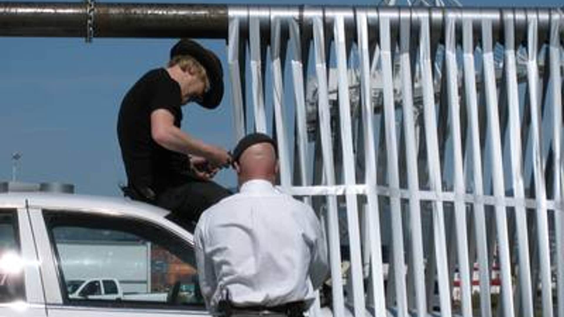 Extreme Duct Tape Tricks on 'MythBusters' Fox News