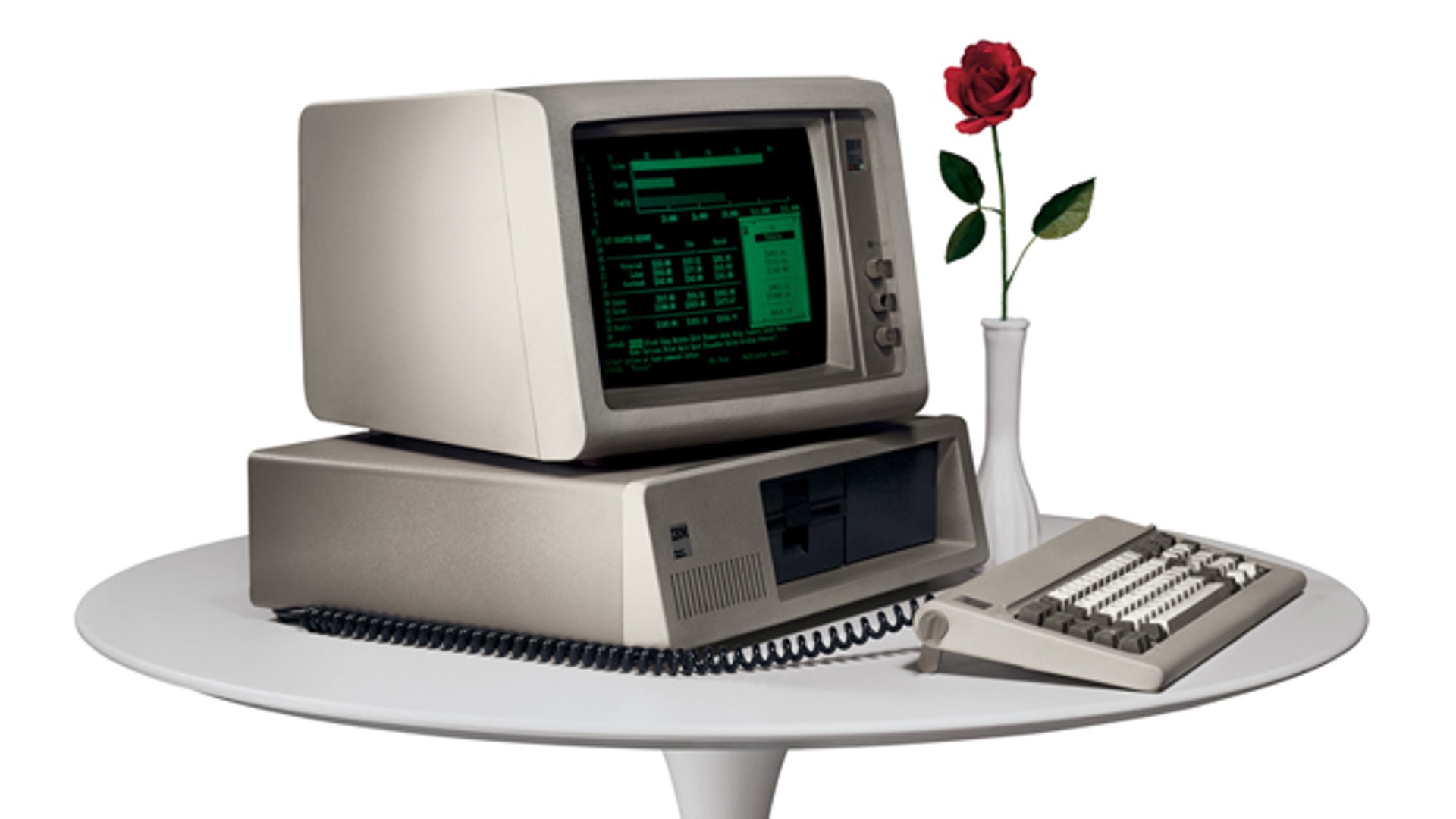 Год выпуска персонального компьютера. Первый персональный IBM PC (модель IBM 5150). IBM PC XT 5150. IBM PC 1981. IBM PC 1981 год.