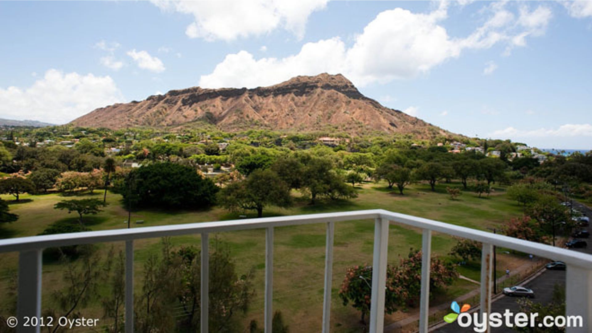 1_diamond_head_view_premium_room_the_lotus