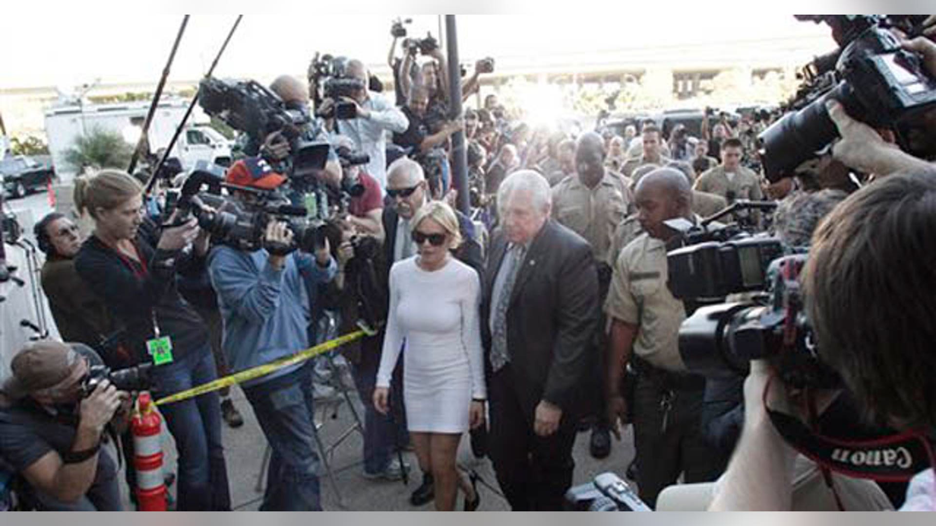 Lindsay Court Entrance 640 