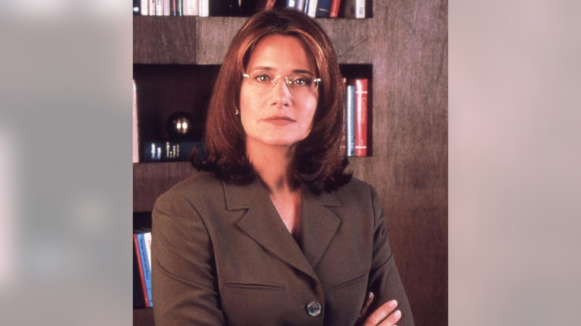 Lorraine_Bracco_Then