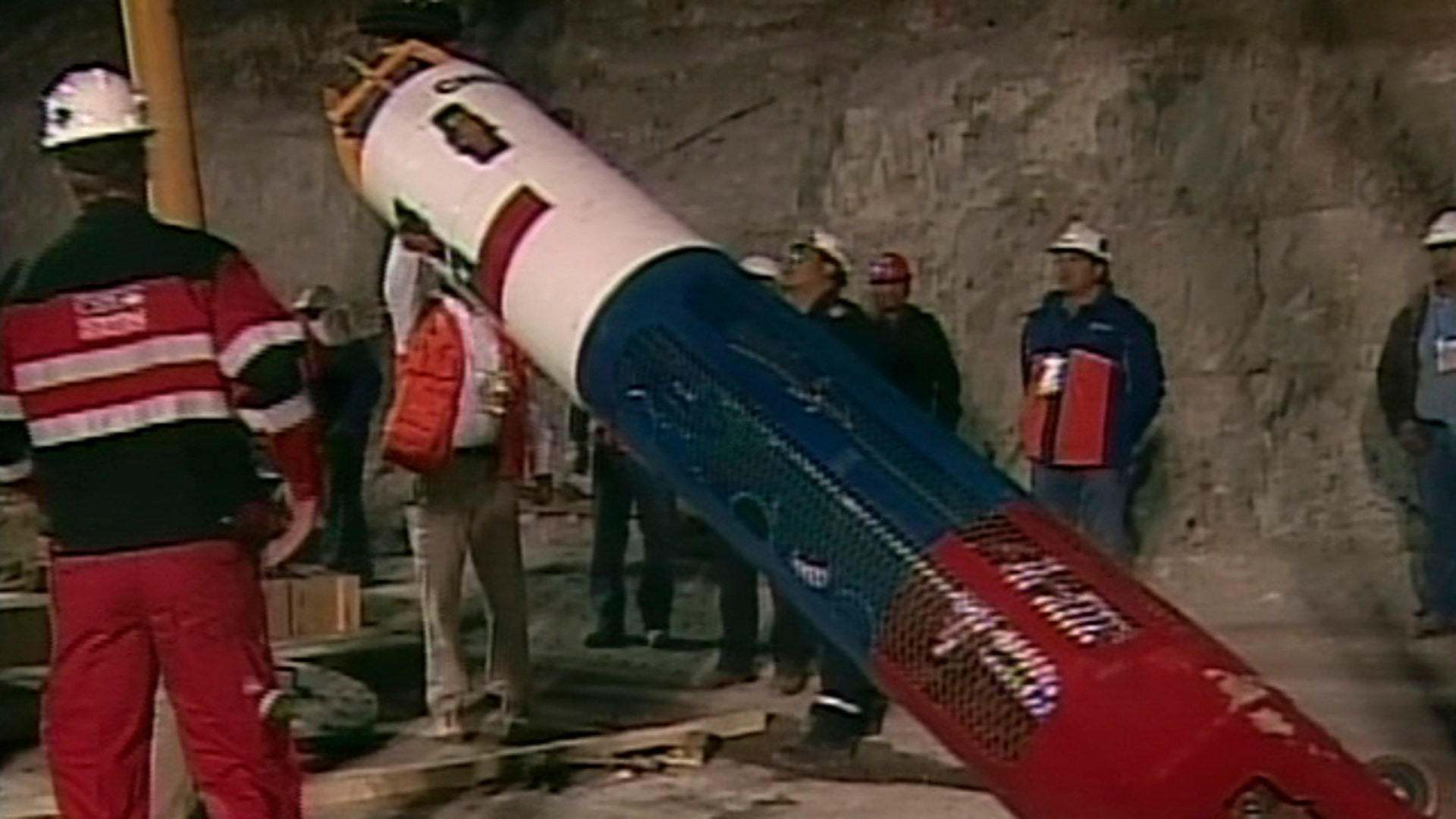 Preparing to Lower Capsule 